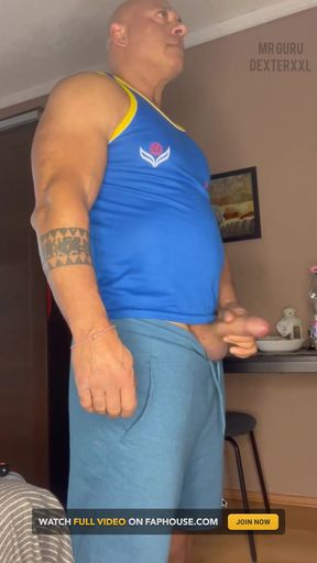Gay Bodybuilder Pornstar Wank at Home