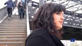 J'_ai bais&eacute_e une beurette inconnue aux gros seins tr&egrave_s coquine