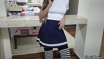 Hijastra Colegiala Follada por el Culo por su Padrastro es Castigada Sexo Anal