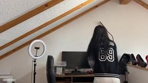 Steamy Studio Session with EvaKeks: Intimate Moments and Sensational Skills!