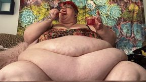 Fat & Lazy: SSBBW Gives Up & Gets Stuffed HD