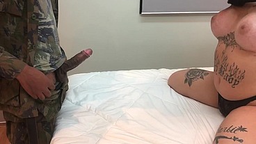 DEI GOSTOSO PARA O GENERAL EXÉRCITO, ME FUDEU E ME DEU UM BANHO DE PORRA
