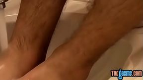 Adorable homo cums on freshly washed feet after wanking solo