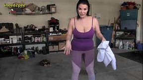 Kenna Valentina mom wetting her yoga pants
