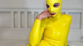 Perfect fuck in yellow latex