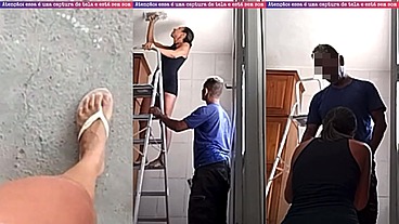 Hotwife exibicionista deu mole pro pedreiro