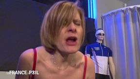 cougar supplie un vendeur de l enculer