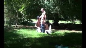 604 hto sex threesome in puboic park with bottom fucked by 2boys