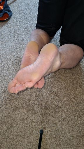 Shoot your hot load all over my soles
