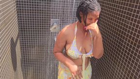 Squirting in Her Swimming Pool Full Video 4K Quality