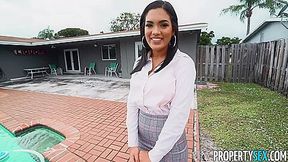 Single Real Estate Agent - Alina Belle