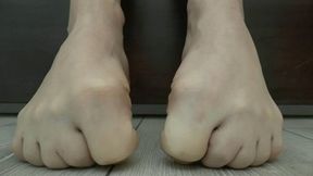 Toe curling clips with your natural nails MP4 FULL HD 1080p