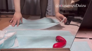 潮吹き・おもらしオナニーwithガーターベルト