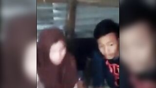 indonesian-ngintip jilbaber grepe dan ciuman