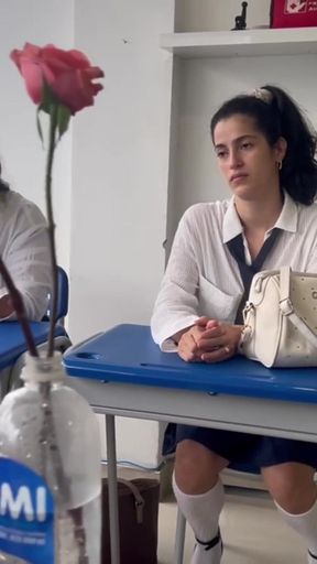 Profesor Seduce a Estudiante Para Cursar El Siguiente Curso