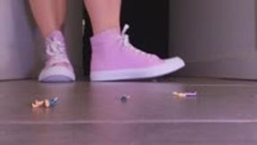 Unaware Giantess Crushes Shrunken People with Pink Converse WMV 720