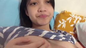 Young indonesian showed her boobs