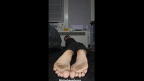 Spooked by my sisters husband jerking off to my soles, I encourage him to keep going.