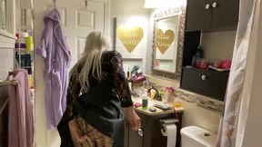 Emo Crossdresser Puts on Buttplug and Jerks off