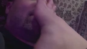 Es macht mir richtig Spaß Danny mit Fußriechen zu dominieren und ich werde immer mehr seine Herrin I really enjoy dominating Danny with foot sniffing and I am becoming more and more his mistress.