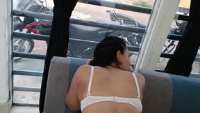 I Find My Stepfather Playing Free Fire and I Make Him Cum in My Mouth