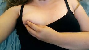 Amateur lady in black top flashed her big boobies while masturbating