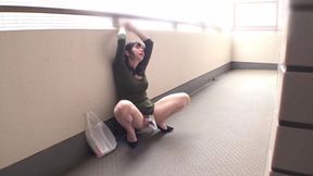 Hot married wife in danger: Twisted fucks while stuck in missionary with stranger