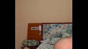 Chamei um tecnico pra montar minha televisao, ele fudeo gostoso