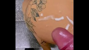 Rapidinha na escada de emerg&ecirc_ncia do pr&eacute_dio comercial