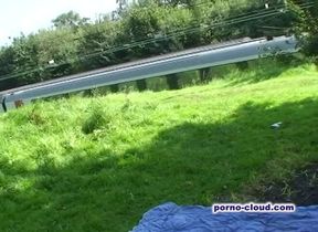 Outdoor fuckery by a couple