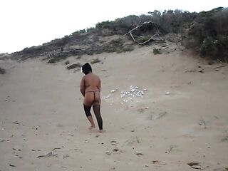 38dd bazookas teen wench walks nude on beach