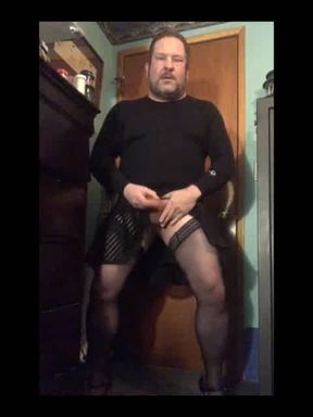 Brandon in drag jacking off