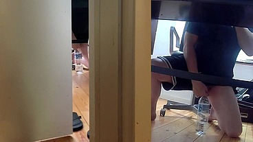guy couldn't leave his desk and had to pee in a bottle - full version