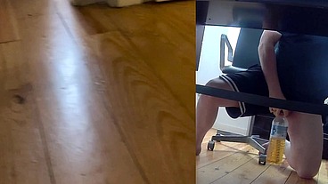 guy couldn't leave his desk and had to pee in a bottle - full version
