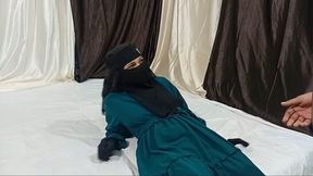 Burkha Girl's Oily Pussy Fucked When She Wasn't Ready to Fuck
