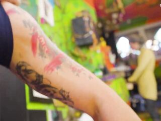 Tattoo Artist Turned Anal Toy – Pornstar Screwed by Her Own Customer