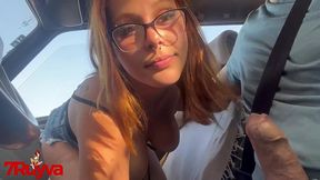 meu corno me ligou enquanto pagava um boquete no carro, no final ganhei leitinho na boca