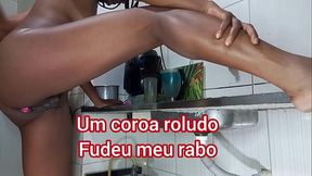 Coroa roludo fudeu meu rabo virgem