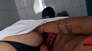 garota gordinha acordou com a pica grande na buceta