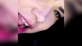 video chamada especial para fa. soraya carioca realizando videos personalizados por encomenda atraves do whatsapp.