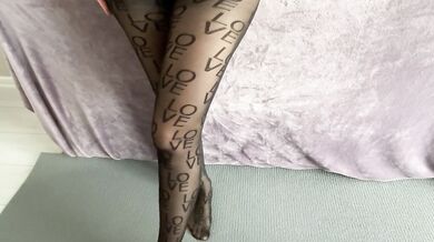Got those bad girl legs in pantyhose twisting that round ass