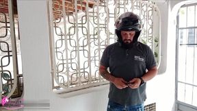 I'm very horny so I take advantage of the domiciliary and tell him that I will pay him for his services with sex and he ends up in Creampie - Porn in English