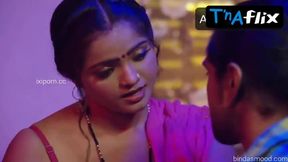 Jaya Pandey gets naughty in Indian matka ke matke scene