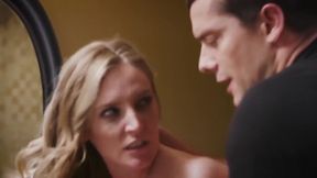 Sexy wife Mona Wales gets an intense rough sex