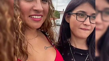 cachondas en el centro comercial