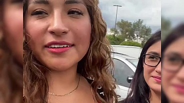 cachondas en el centro comercial