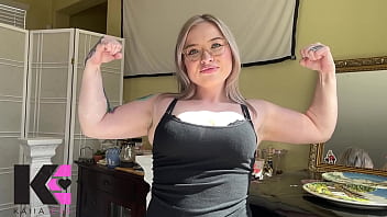 Watch Me Flex These Arms &amp_ Ass in Slow-Motion