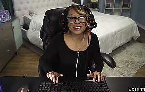 Gamer girl fail accidental sex on live-stream !!, Kimberly Chi