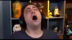 Novinho gemendo na call com amigos (ele &eacute_ profissional)