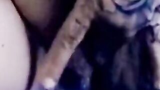 The voluptuous and fat pussy of lib. She strokes her clitoris until she squirts.